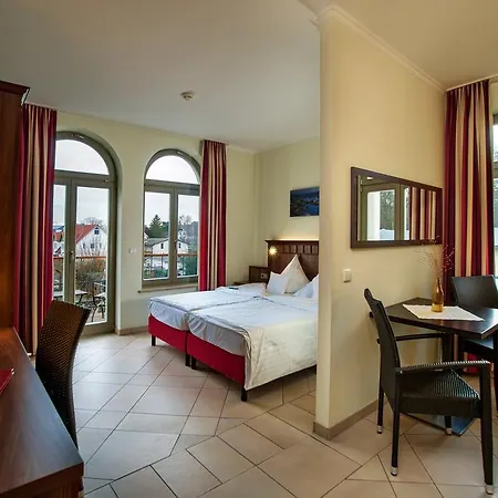 Waldhotel-2